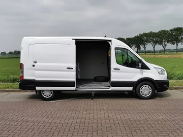 Μεταφορέας Βαν Ford Transit σε Antwerpen Βέλγιο